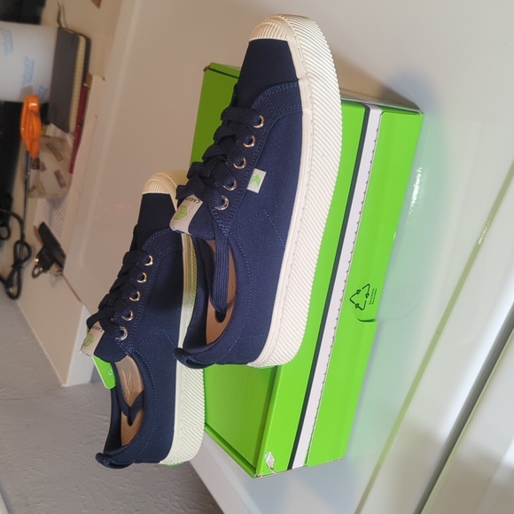 Cariuma (Navy Blue Canvas/White Sole) 7.5W - Picture 5 of 11